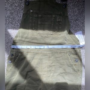 AE Stretch Baggy Overall Shorts-Olive green size S